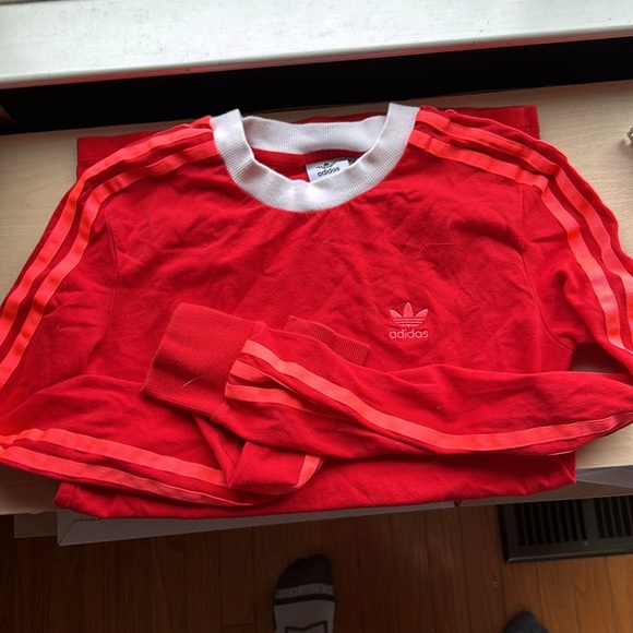 Adidas top - Picture 3 of 3